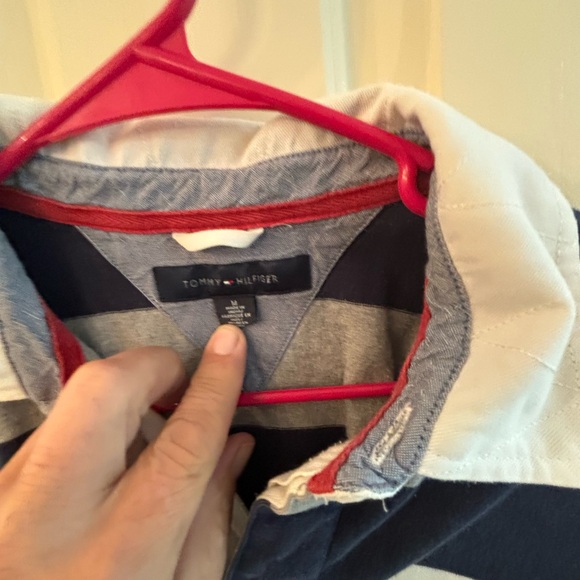 Tommy Hilfiger shirt men’s medium pullover - Picture 3 of 3
